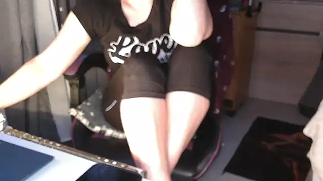 LaRa_forU's Live XXX Chat