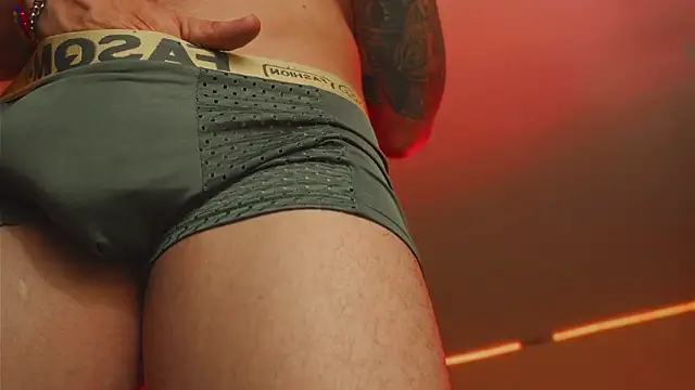 AlphaMasterXxx: онлайн-секс-чат