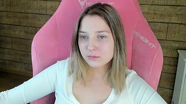 Chat +18 de TinnaBurton ao vivo
