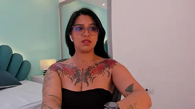 sharlott18 Adlı Modelin Canlı XXX Sohbeti