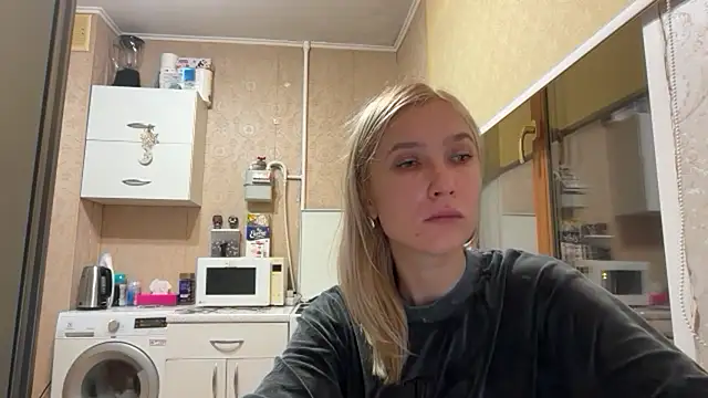 Chat +18 de AngelJeni ao vivo