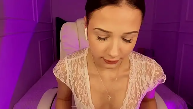 baby_brunettee_ 即時 XXX 聊天