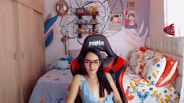 Chat +18 de LinzyBaner ao vivo