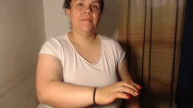 Chat XXX en directo de agathamiller01