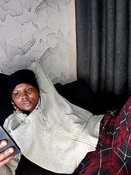 XXX chat uživo modela Nimah_