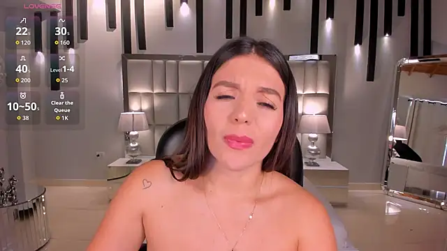 ValeriaRoldanX's Live XXX Chat