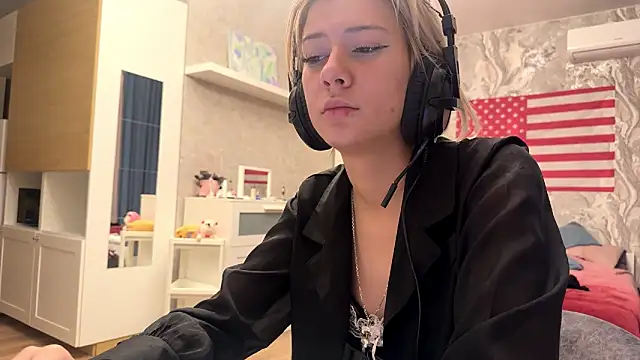 annie1handsome Adlı Modelin Canlı XXX Sohbeti