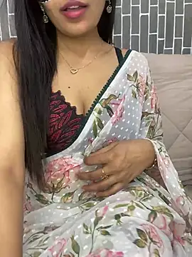 escape_with_me's Live XXX Chat