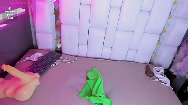 saray_white_'s Live XXX Chat