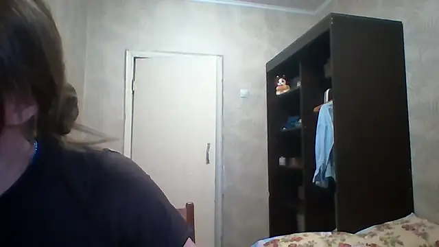 ElenoreHolguin Show in webcam