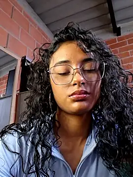 morocha231 – Naživo XXX chat