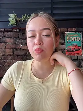 Danielavegax Adlı Modelin Canlı XXX Sohbeti