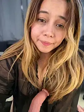 MerlyG Show in webcam