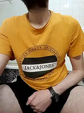 80julien 现场XXX聊天