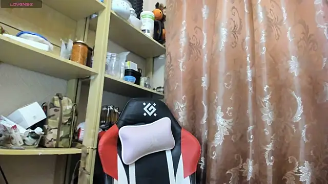 Chatroom XXX en direct de Seductive_She_Wolf