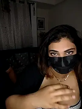 Aryaa-Steve Chat XXX in diretta