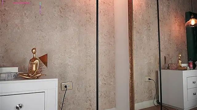 Honeyymoonn_: απευθείας συνομιλία ΧΧΧ