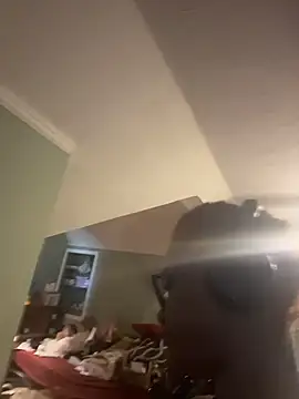 nickytheehawtie: онлайн-секс-чат