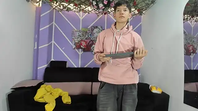 Chat XXX ao vivo de heyy_noah11