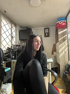 Chat +18 de SALOME_KORLAND ao vivo