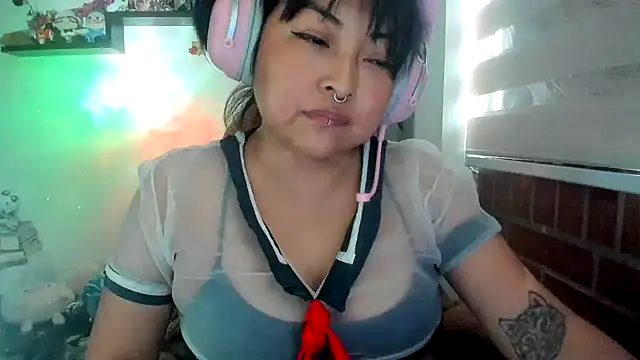 Chat XXX en directo de Shaddycute_