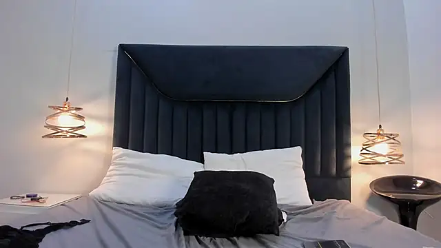 ElaraMoonveil – webcam-show