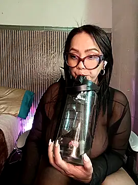 Yameil Chat XXX in diretta