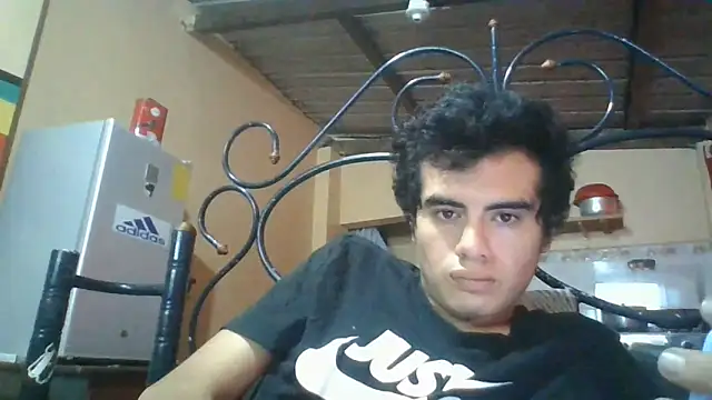 Ortiz3404 Adlı Modelin Canlı XXX Sohbeti