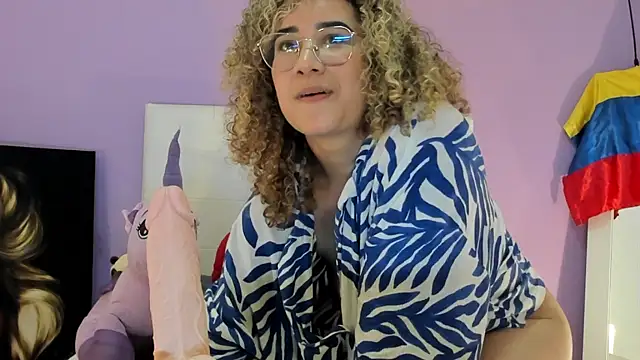 Charlotte11-11's Live XXX Chat