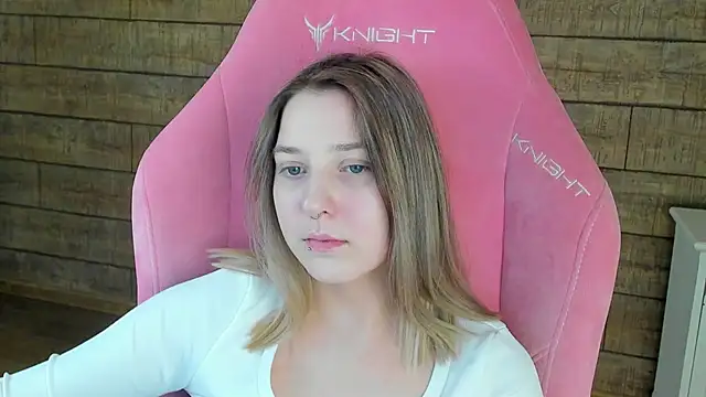 TinnaBurton Chat XXX live