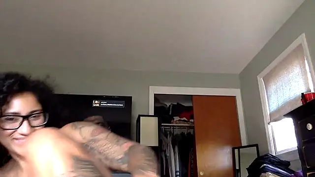 دردشة LatinaLoka الجنسية المباشرة