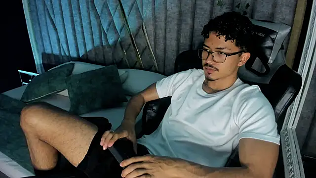 NicolaiKarav Live XXX-Chat