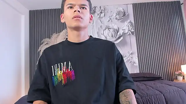 DylanRoyce_ Live XXX-Chat