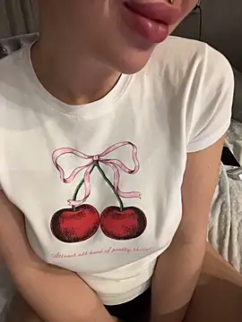 PinaColaBoom Live XXX Chat