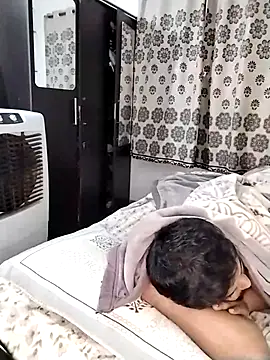 avi007p Show in webcam