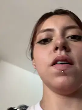 RojitasTeaseX_のライブXXXチャット