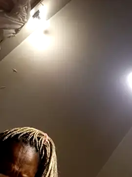 GOODHEARTEDWOMAN-911: διαδικτυακό σόου στην κάμερα