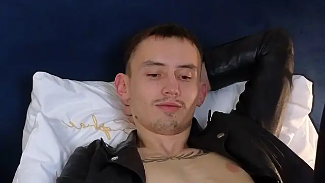 AlexTease webcam show