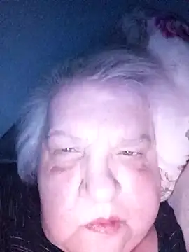 HapinessLoveeのライブXXXチャット