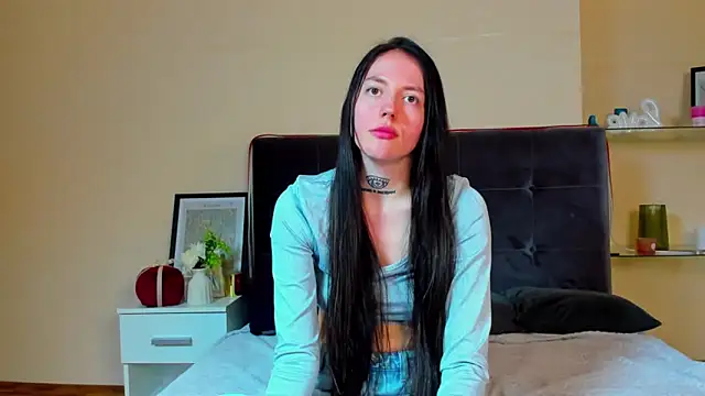 Chat +18 de AdrianaCult ao vivo