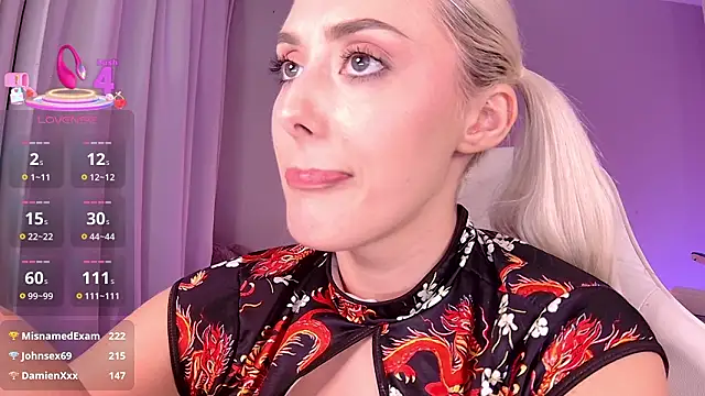 دردشة LoryWood الجنسية المباشرة