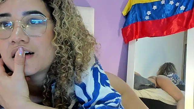 دردشة Charlotte11-11 الجنسية المباشرة