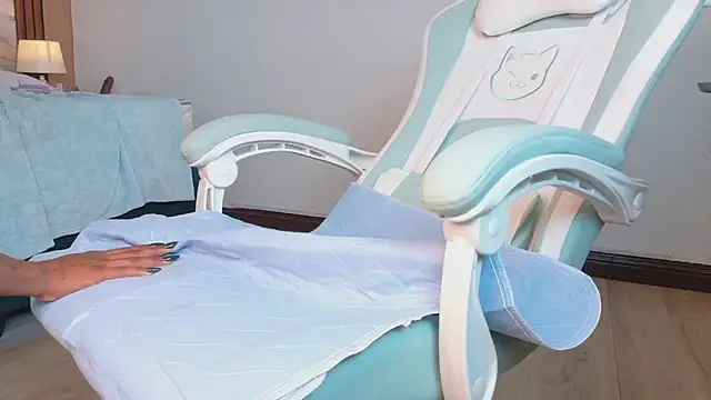 دردشة ahvi_ebony الجنسية المباشرة