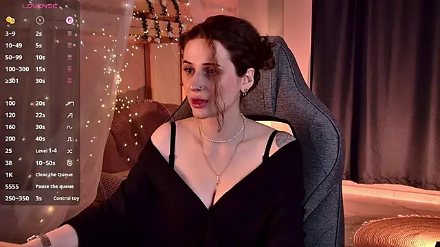 دردشة OliviaMcClean الجنسية المباشرة