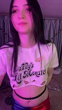 HolyRayLove's Live XXX Chat