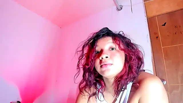 دردشة Emily_Coper18 الجنسية المباشرة