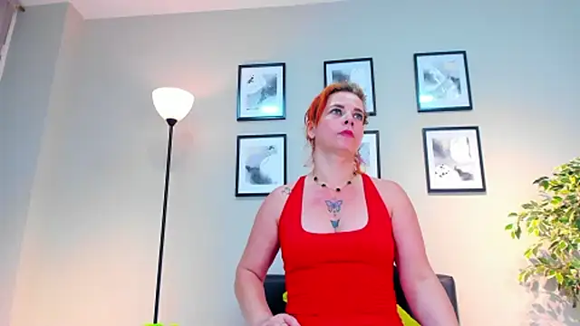 HannaBrave élő XXX-chatje