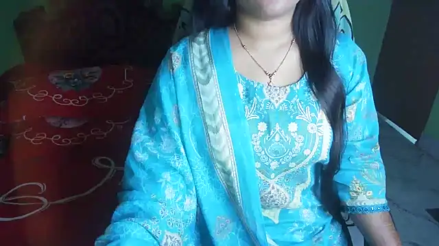 BengaliQueenStar élő XXX-chatje