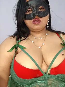 BigAssSarah Chat XXX in diretta