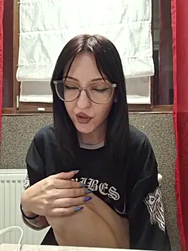 AllexyAle Webcam show